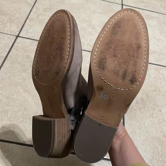 Vince Camuto Prestetta Women's Pointed Toe Leather Cutout Side Ankle Boots 7.5 - Picture 7 of 7